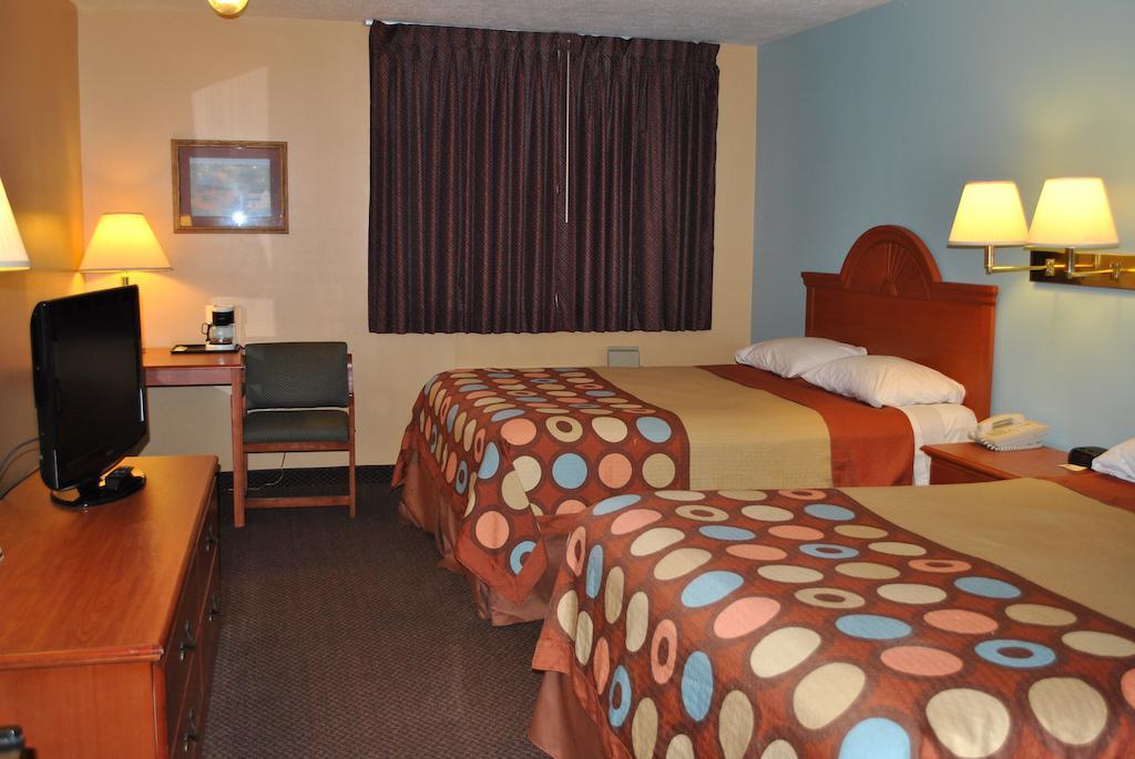Super 8 By Wyndham Shipshewana Hotel Værelse billede