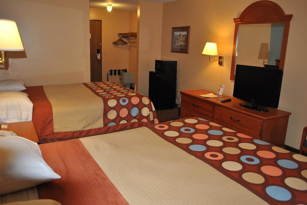 Super 8 By Wyndham Shipshewana Hotel Værelse billede