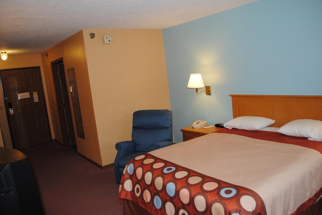 Super 8 By Wyndham Shipshewana Hotel Værelse billede